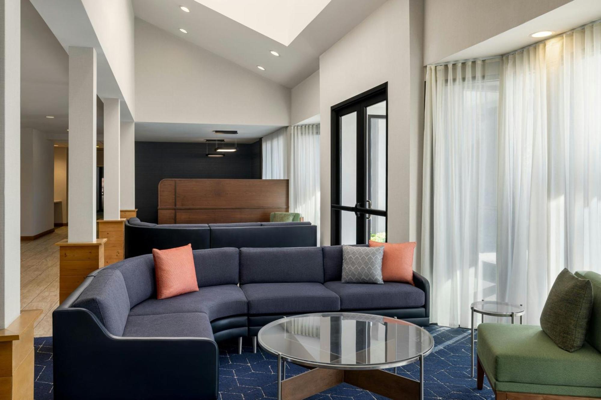 Courtyard Atlanta Northlake Такер Экстерьер фото