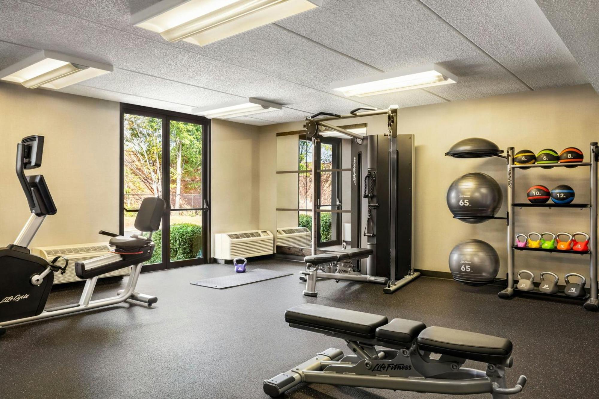 Courtyard Atlanta Northlake Такер Экстерьер фото