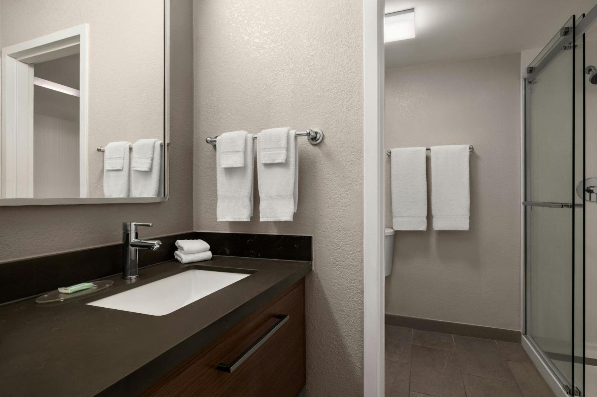 Courtyard Atlanta Northlake Такер Экстерьер фото
